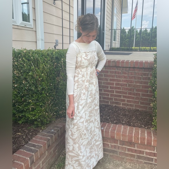 Meet your Posher, Caitlin - Picture 2 of 11